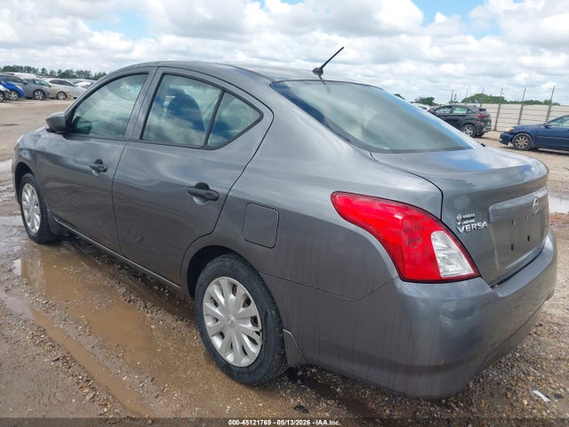 Nissan Versa 1.6 S