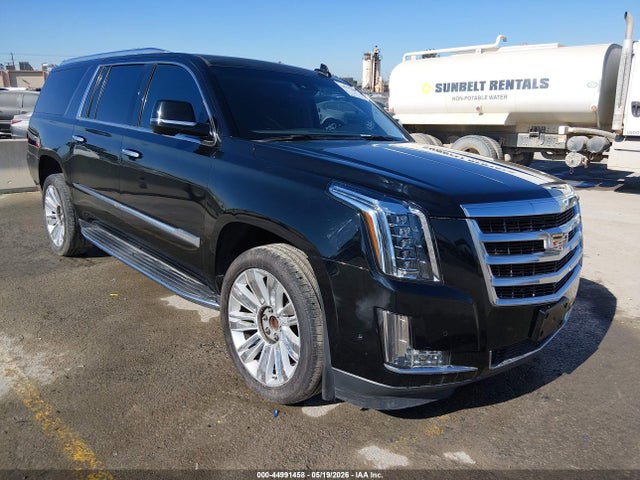 Salvage Cadillac Escalade Image