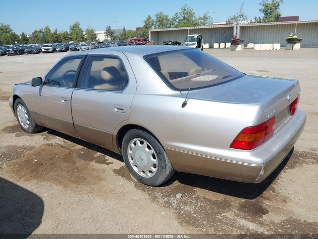 Lexus LS 400
