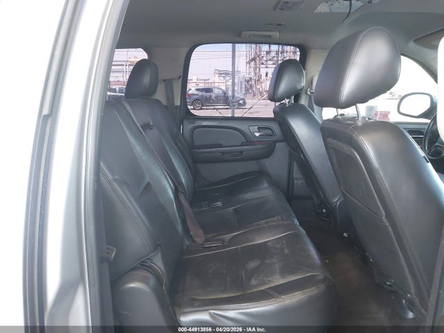 Chevrolet Suburban 1500 Ltz