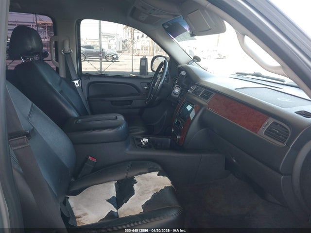 Chevrolet Suburban 1500 Ltz