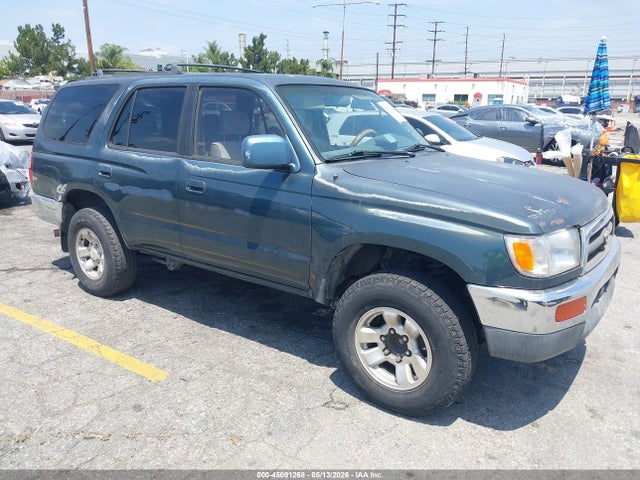 Salvage Toyota 4Runner Image