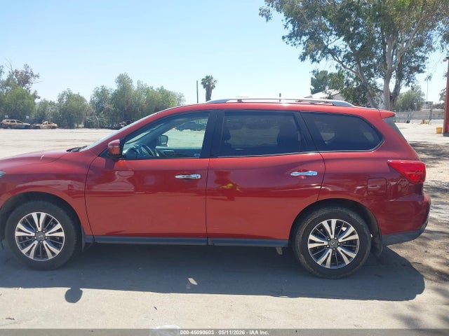 Nissan Pathfinder Sv