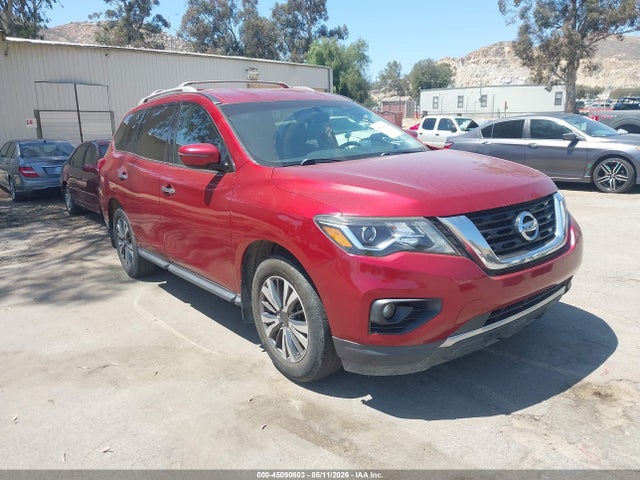 Salvage Nissan Pathfinder Image