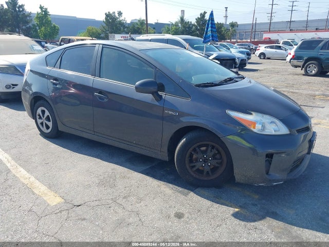 Salvage Toyota Prius Image