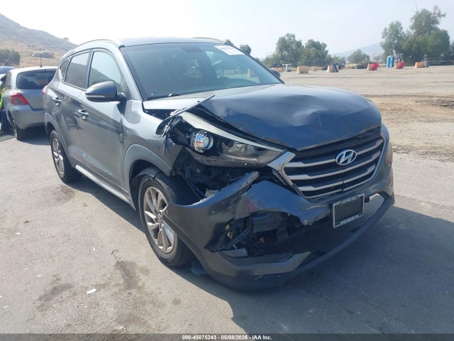 Salvage Hyundai TUCSON Image