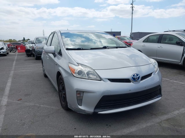 Salvage Toyota Prius Image