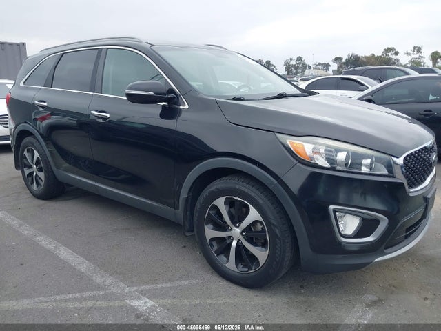Salvage Kia Sorento Image