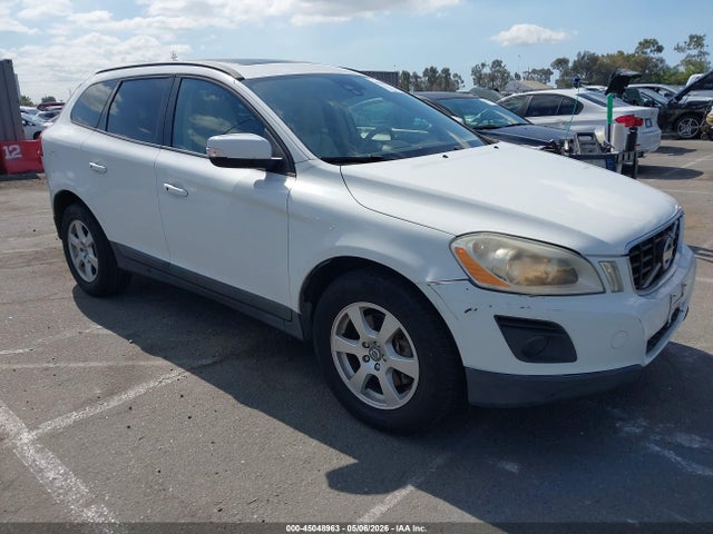 Salvage Volvo XC60 Image