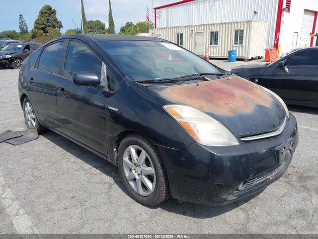 Salvage Toyota Prius Image