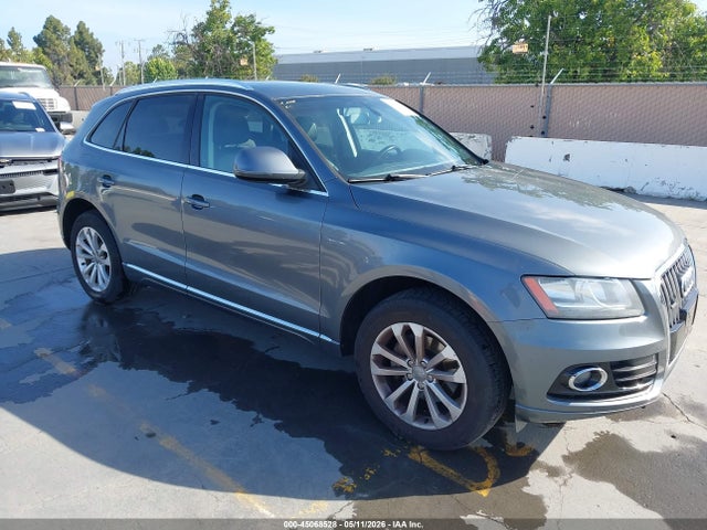Salvage Audi Q5 Image