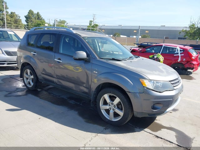 Salvage Mitsubishi Outlander Image