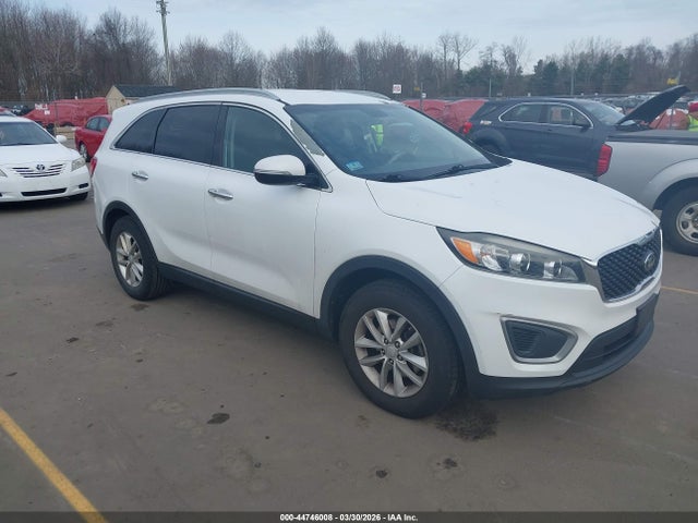 Salvage Kia Sorento Image