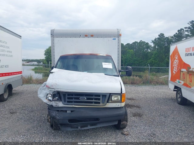 Ford E-350 Standard