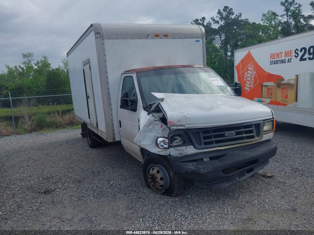 Salvage Ford E-350 Image