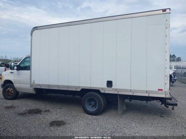 Ford E-350 Standard
