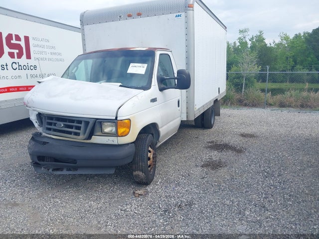 Ford E-350 Standard