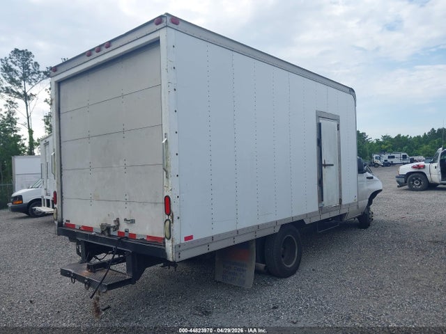 Ford E-350 Standard