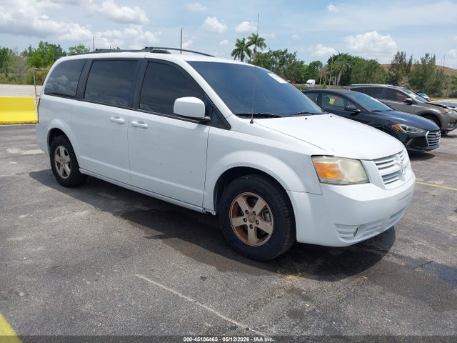Salvage Dodge Grand Caravan Image