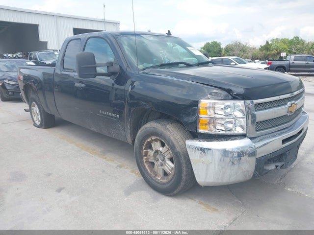 Salvage Chevrolet Silverado 1500 Image