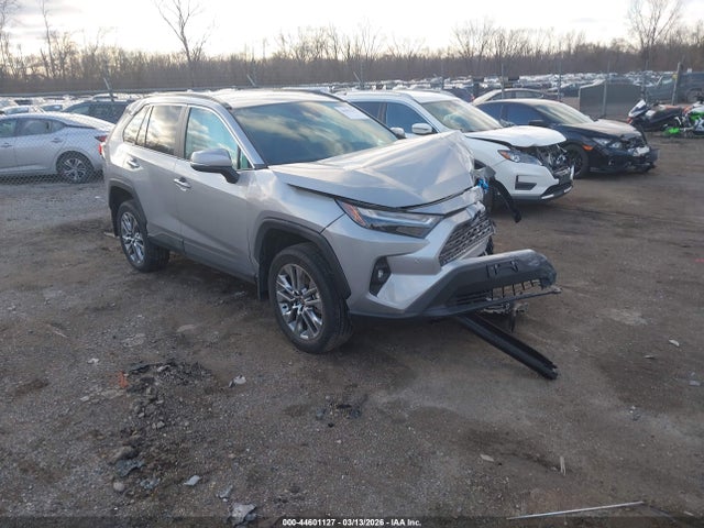 Salvage Toyota RAV4 Image