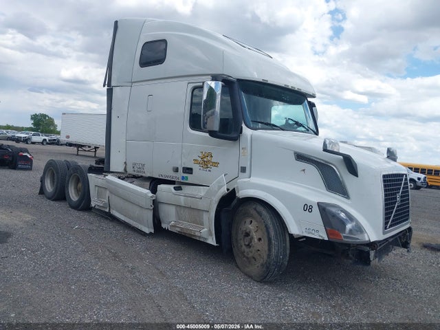 Salvage Volvo Vn Image