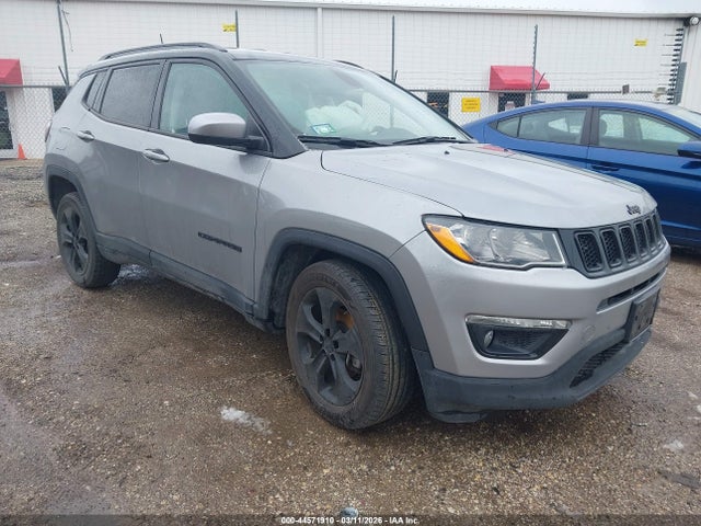 Salvage Jeep Compass Image