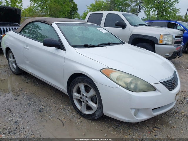 Salvage Toyota Camry Image