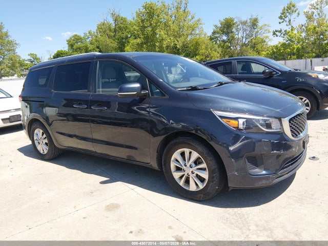 Salvage Kia Sedona Image