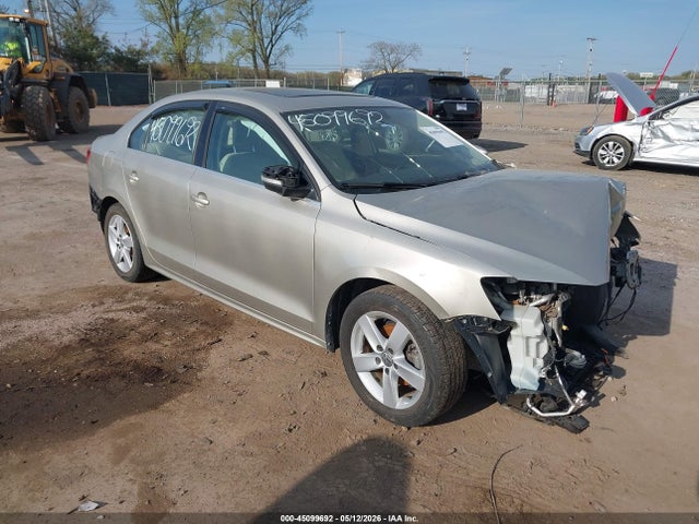Salvage Volkswagen Jetta Image
