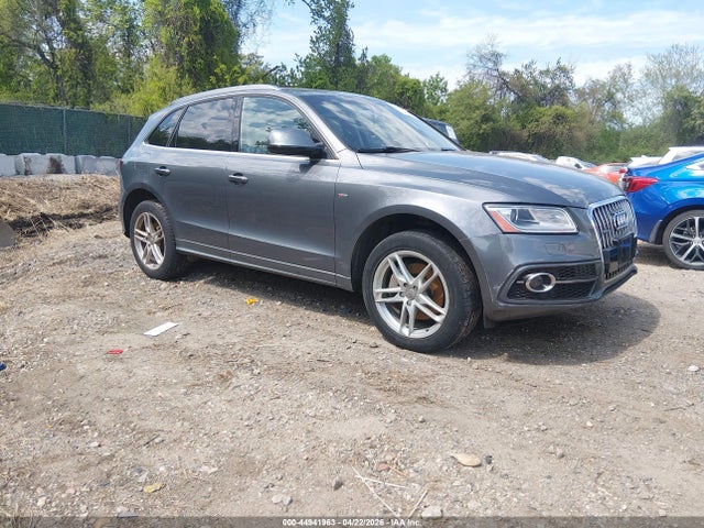 Salvage Audi Q5 Image