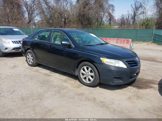 Salvage Toyota Camry Image