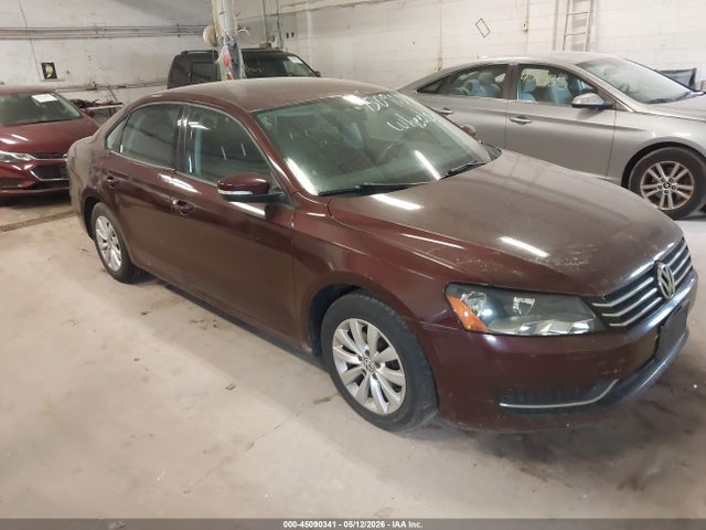 Salvage Volkswagen Passat Image