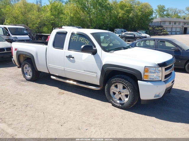 Salvage Chevrolet Silverado 1500 Image