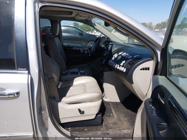 Chrysler Town & Country Limited