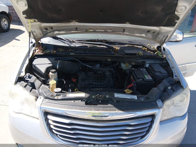Chrysler Town & Country Limited
