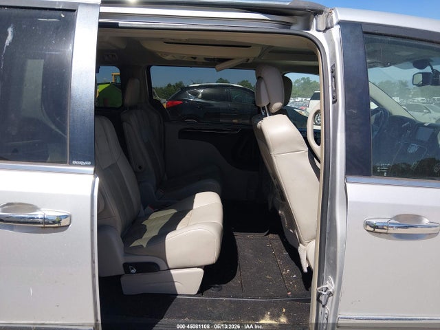 Chrysler Town & Country Limited