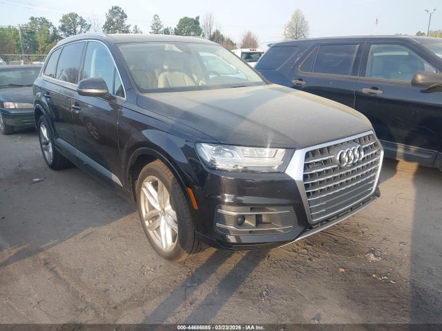 Salvage Audi Q7 Image
