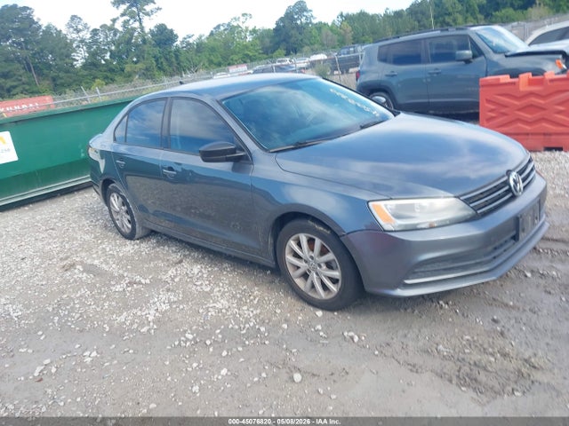 Salvage Volkswagen Jetta Image