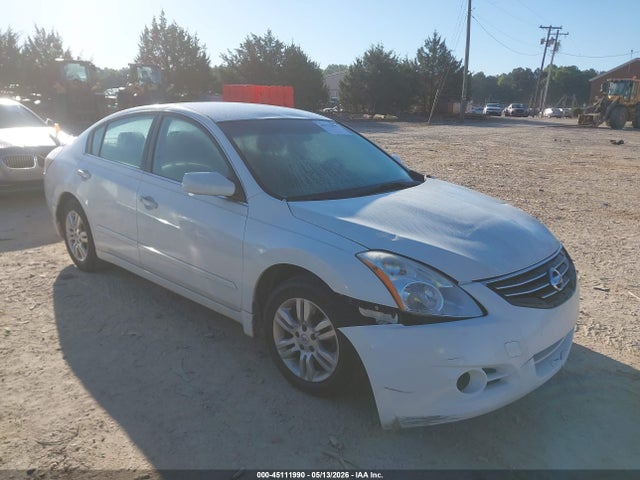 Salvage Nissan Altima Image