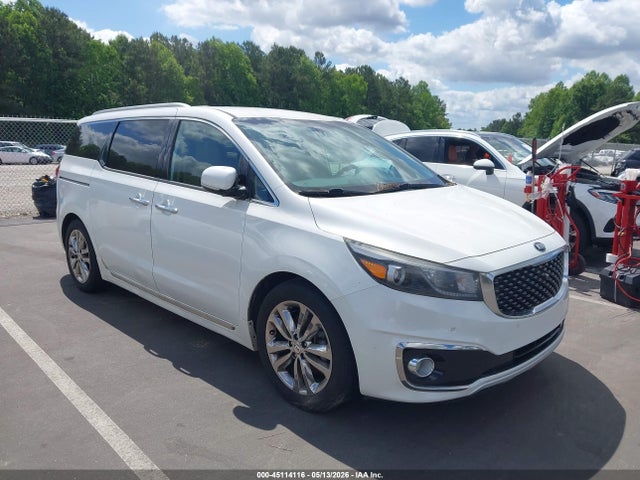 Salvage Kia Sedona Image