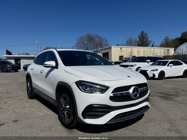 Salvage Mercedes-Benz GLA Image