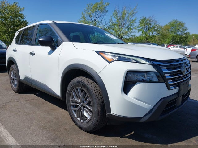 Salvage Nissan Rogue Image