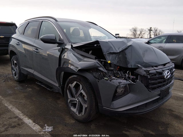 Salvage Hyundai TUCSON Image