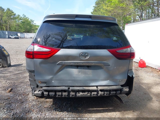 Toyota Sienna Le 8 Passenger