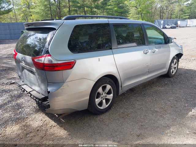 Toyota Sienna Le 8 Passenger