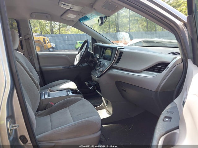 Toyota Sienna Le 8 Passenger