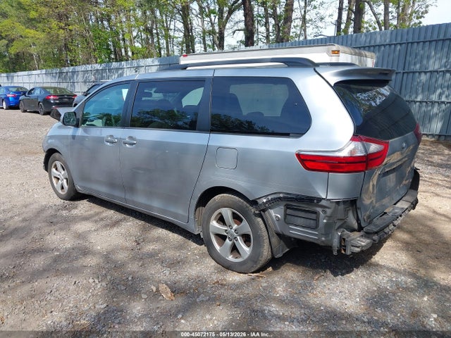 Toyota Sienna Le 8 Passenger