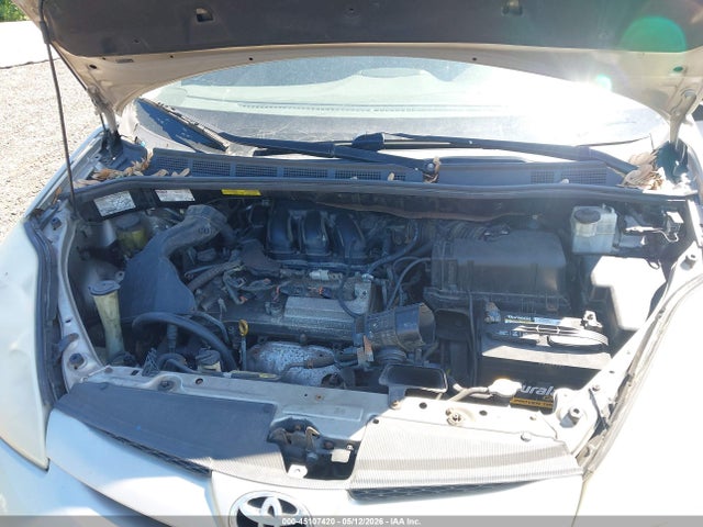 Toyota Sienna Le