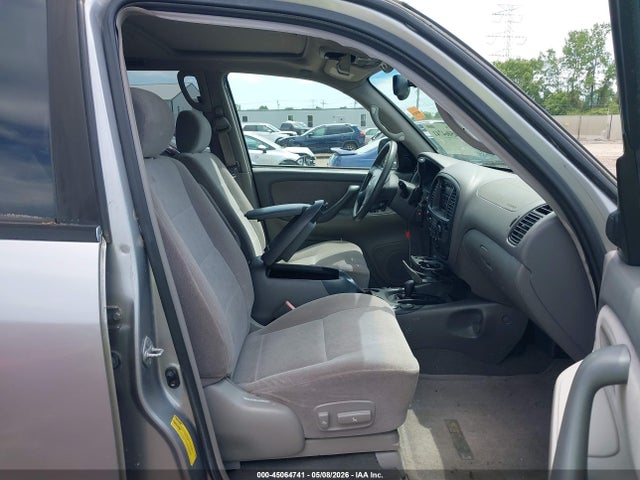 Toyota Sequoia Sr5 V8